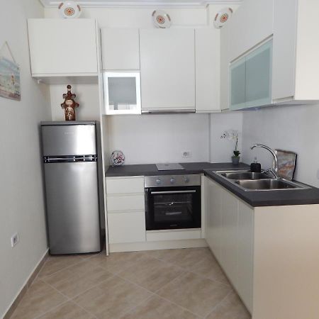 Modern Spacious 1 Bedroom Flat Next To The Beach Vlorë Exteriér fotografie