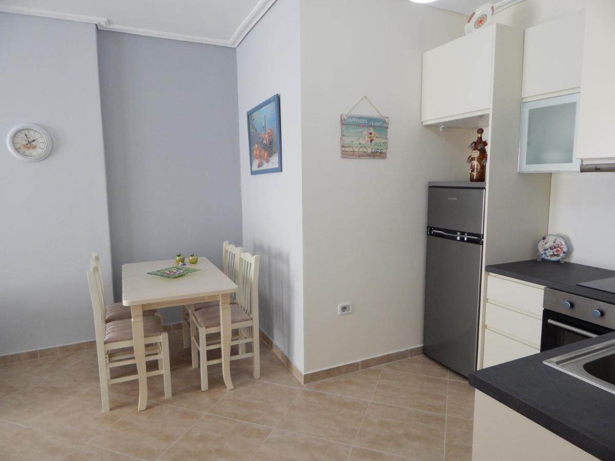 Modern Spacious 1 Bedroom Flat Next To The Beach Vlorë Exteriér fotografie