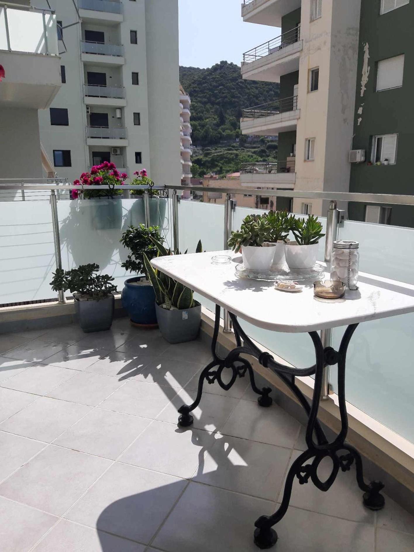 Modern Spacious 1 Bedroom Flat Next To The Beach Vlorë Exteriér fotografie